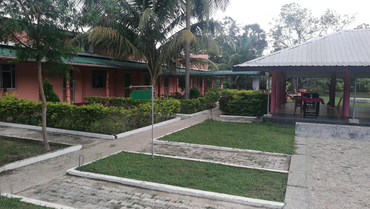 Friends Paradise Kilinochchi 外观 照片